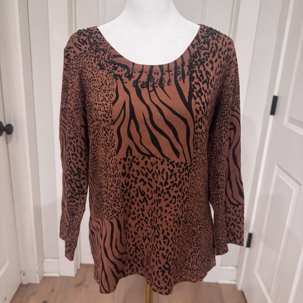 LH Sport Womens Sweater Top Blouse Size M Medium Animal Print Embellished Beaded
